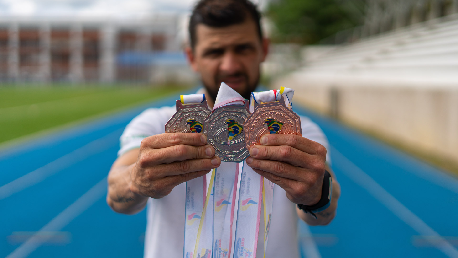 Graduado Uniquindiano, segundo en Campeonato Sudamericano Máster de Atletismo 2022